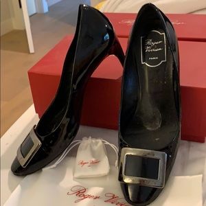 Black patent leather Roger Vivier pumps